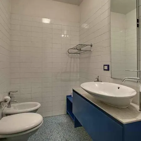 Piazza Salvemini Elegant Apartment *